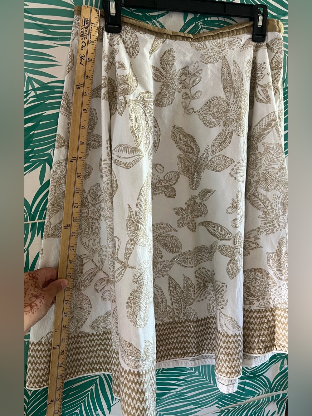 Lemon Grass Cotton midi white skirt w/ floral tan pattern and sequins. Sz 10p - Picture 3 of 8